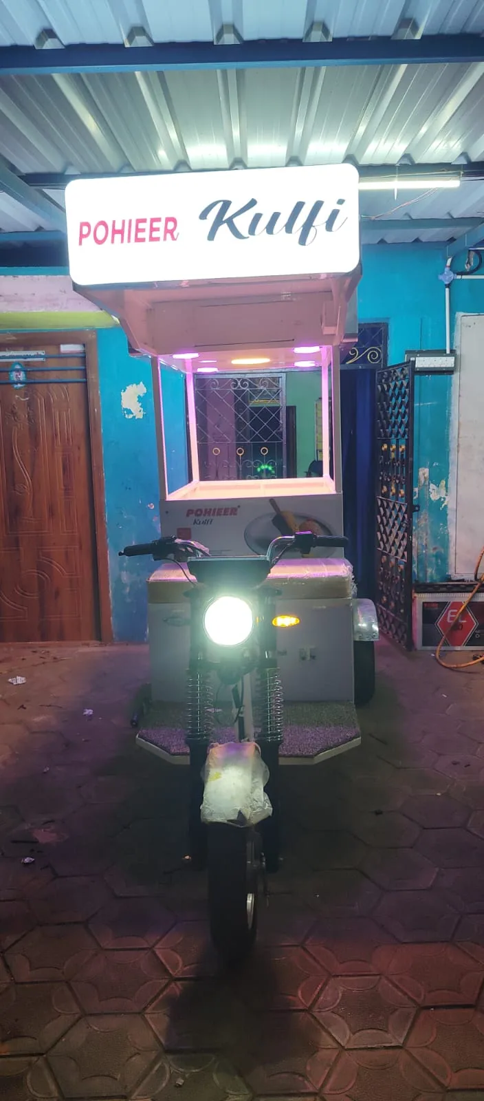 Pohieer Kulfi cart, night delivery